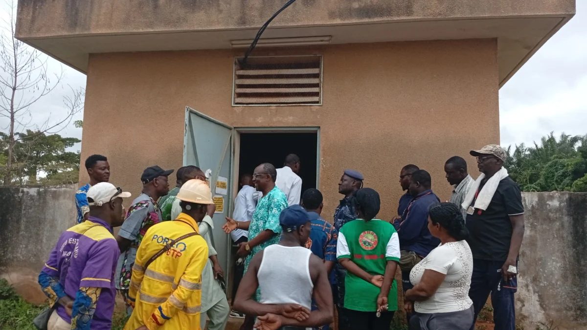 Abomey : la tentative présumée de vol de câbles électriques vire au drame, un jeune homme retrouvé mort